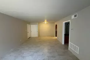 8500 E Indian School Rd, Scottsdale, AZ 85251 - Photo 17