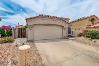 10186 Hacienda Drive, Goodyear, AZ 85338 - Photo 3
