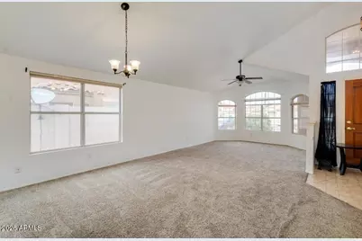 10186 Hacienda Drive, Goodyear, AZ 85338 - Photo 5