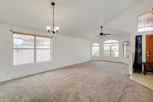 10186 Hacienda Dr, Goodyear, AZ 85338 - Photo 5