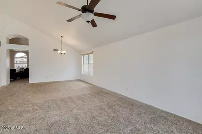 10186 Hacienda Drive, Goodyear, AZ 85338 - Photo 9