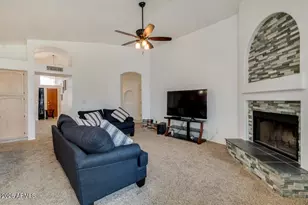 10186 Hacienda Dr, Goodyear, AZ 85338 - Photo 13