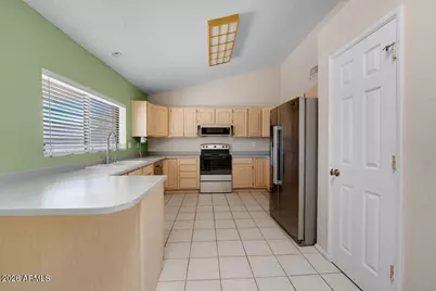 8837 E Sunland Avenue, Mesa, AZ 85208 - Photo 5