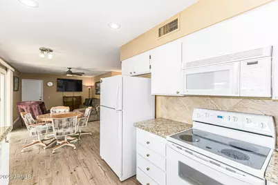 9625 W Briarwood Circle N, Sun City, AZ 85351 - Photo 13