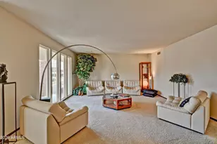 10122 W Willowcreek Circle, Sun City, AZ 85373 - Photo 9