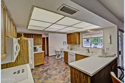 10122 W Willowcreek Circle, Sun City, AZ 85373 - Photo 3