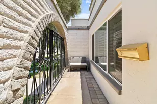 8225 E Berridge Ln, Scottsdale, AZ 85250 - Photo 3