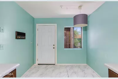 6 E Manzanita Drive, Phoenix, AZ 85020 - Photo 11