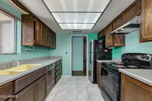 6 E Manzanita Dr, Phoenix, AZ 85020 - Photo 9