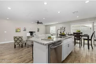 5714 S 12th Lane, Phoenix, AZ 85041 - Photo 9