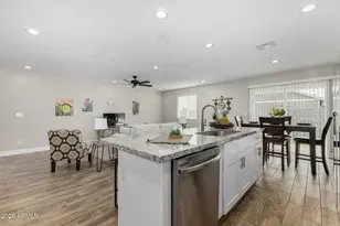 5714 S 12th Ln, Phoenix, AZ 85041 - Photo 9