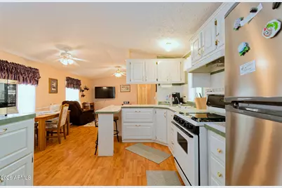 490 N Moon Mountain Avenue #6, Quartzsite, AZ 85346 - Photo 15