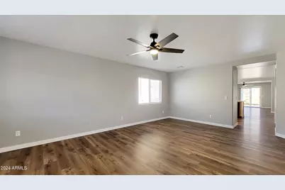 10201 N 115th Drive, Youngtown, AZ 85363 - Photo 5