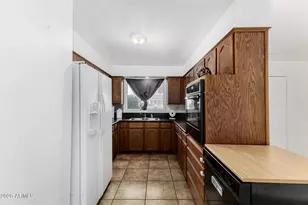 3945 W Orange Dr, Phoenix, AZ 85019 - Photo 11