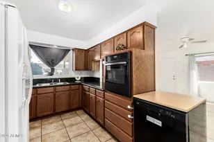 3945 W Orange Dr, Phoenix, AZ 85019 - Photo 11