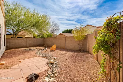 8645 W Maui Lane, Peoria, AZ 85381 - Photo 11