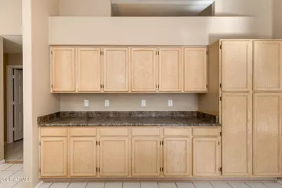 8645 W Maui Lane, Peoria, AZ 85381 - Photo 3