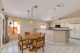 8645 W Maui Ln, Peoria, AZ 85381 - Photo 7