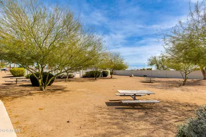 8645 W Maui Lane, Peoria, AZ 85381 - Photo 17