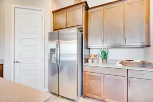 7821 W Hide Trl, Peoria, AZ 85383 - Photo 3