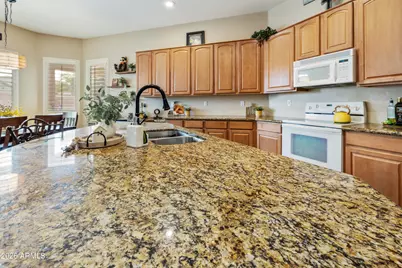 2997 E Parkview Drive, Gilbert, AZ 85295 - Photo 3