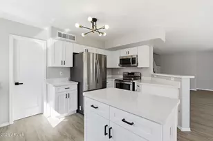 941 E Potter Dr, Phoenix, AZ 85024 - Photo 7