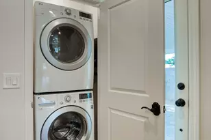 1550 E Cheery Lynn Rd, Phoenix, AZ 85014 - Photo 13