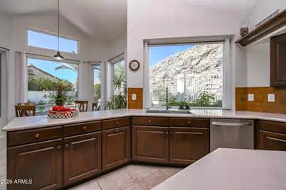 519 E Hiddenview Drive, Phoenix, AZ 85048 - Photo 9