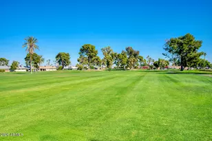 10812 W Hatcher Rd, Sun City, AZ 85351 - Photo 17