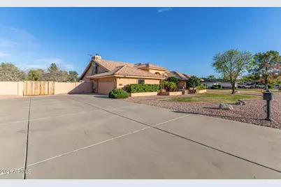 7419 N 79th Lane, Glendale, AZ 85303 - Photo 3