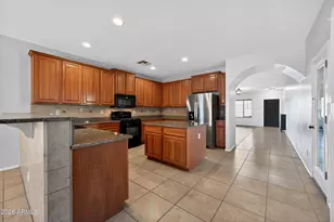 939 E Sourwood Dr, Gilbert, AZ 85298 - Photo 7