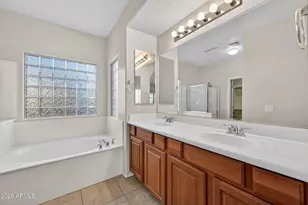 939 E Sourwood Dr, Gilbert, AZ 85298 - Photo 31