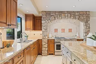 2106 E La Vieve Ln, Tempe, AZ 85284 - Photo 9