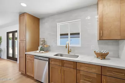 3401 W Oraibi Drive, Phoenix, AZ 85027 - Photo 7