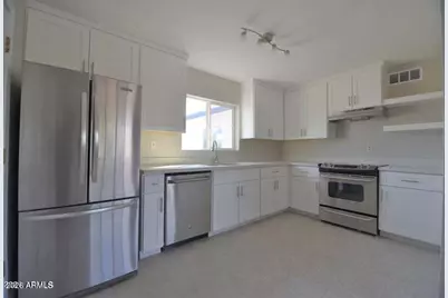 2535 E Southgate Avenue, Phoenix, AZ 85040 - Photo 3