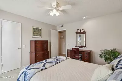 13001 N 100th Avenue, Sun City, AZ 85351 - Photo 15