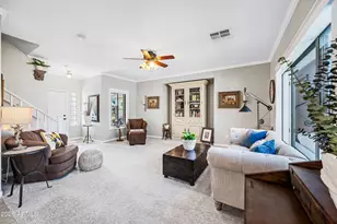 1048 E Iris Dr, Chandler, AZ 85286 - Photo 9