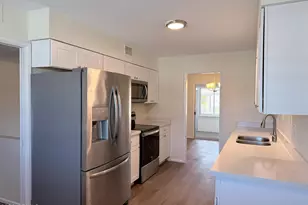 10217 W Mission Ln W, Sun City, AZ 85351 - Photo 11