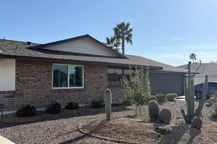 10217 W Mission Ln, Sun City, AZ 85351 - Photo 7