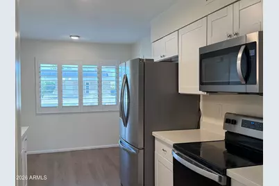 10217 W Mission Lane W, Sun City, AZ 85351 - Photo 11