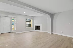 792 E Eugie Ave, Phoenix, AZ 85022 - Photo 9