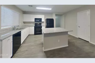 3326 W Saint Anne Avenue, Phoenix, AZ 85041 - Photo 7