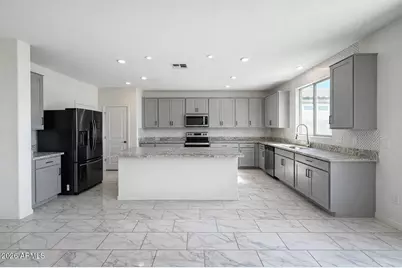 2439 W Kowalsky Lane, Phoenix, AZ 85041 - Photo 7