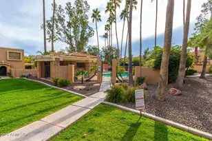 1010 E Becker Ln, Phoenix, AZ 85020 - Photo 17