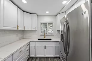 10828 N Biltmore Dr, Phoenix, AZ 85029 - Photo 9