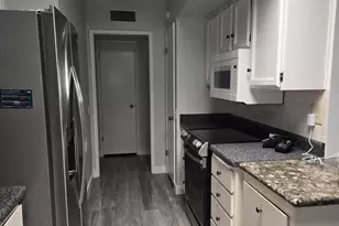 10049 W Oakmont Dr, Sun City, AZ 85351 - Photo 3