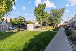 4601 N 73rd St, Scottsdale, AZ 85251 - Photo 31