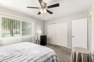 10212 W Royal Oak Rd, Sun City, AZ 85351 - Photo 19