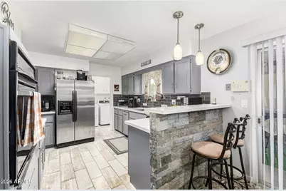 10212 W Royal Oak Road, Sun City, AZ 85351 - Photo 13