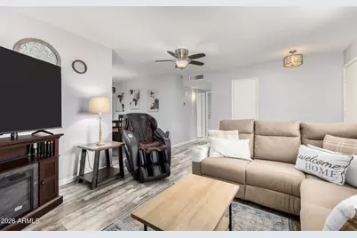 10212 W Royal Oak Road, Sun City, AZ 85351 - Photo 9